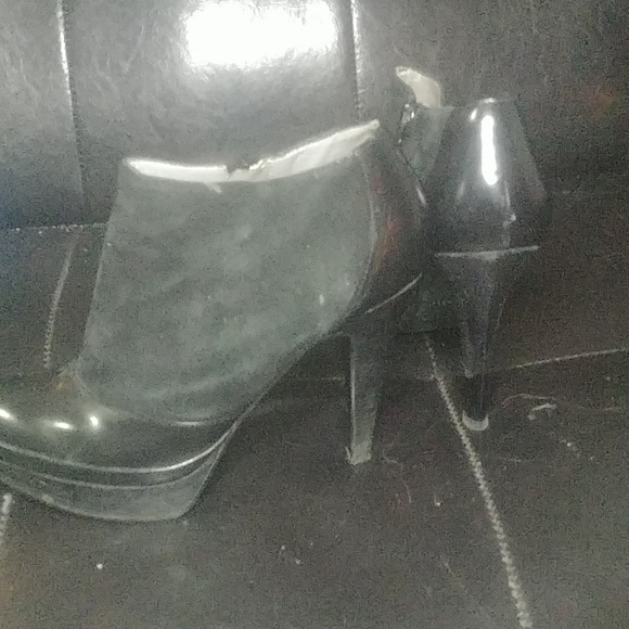 Ladies Booties - Picture 2 of 3